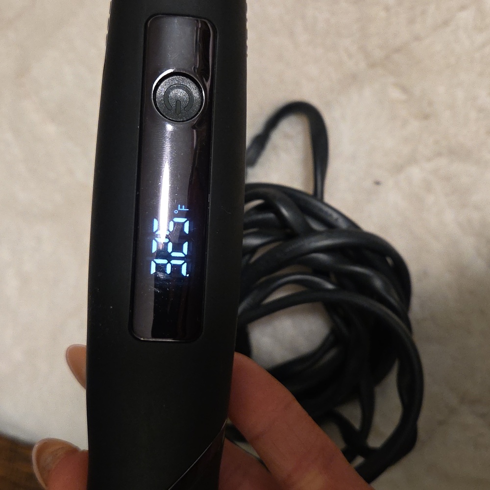 Kristin Ess Hair Nano Black 1" Pivoting Curling Wand - Picture 5 of 9